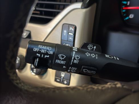 Used 2018 GMC Yukon Denali AWD/4WD image 27