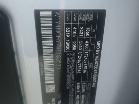 Used 2024 Mercedes-Benz Sprinter 2500 image 28