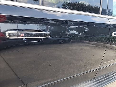 Used 2017 Chevrolet Suburban Premier image 9