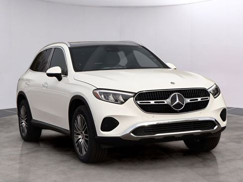 New 2026 Mercedes-Benz GLC 300 4MATIC image 3