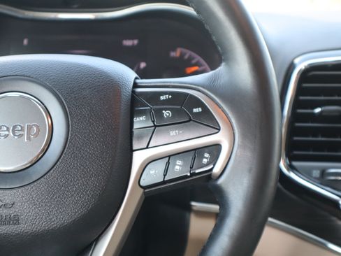 Used 2019 Jeep Grand Cherokee Limited w/ Luxury Group II RWD image 16