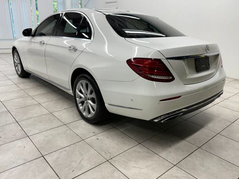 Used 2017 Mercedes-Benz E 300 4MATIC image 7