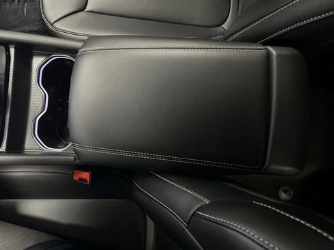 Used 2024 Jeep Grand Cherokee Limited w/ Black Appearance Package image 22