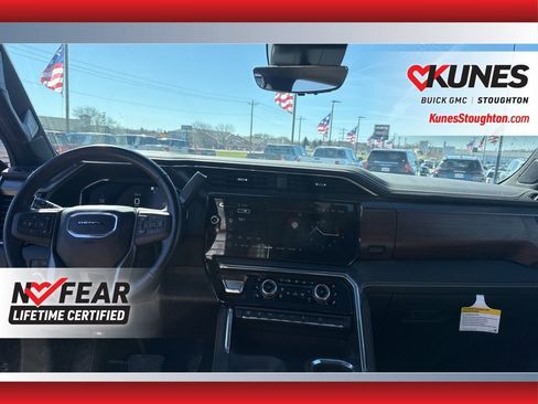 Used 2025 GMC Sierra 3500 Denali Ultimate AWD/4WD image 43