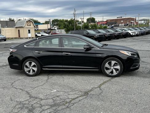 Used 2017 Hyundai Sonata Limited FWD image 9