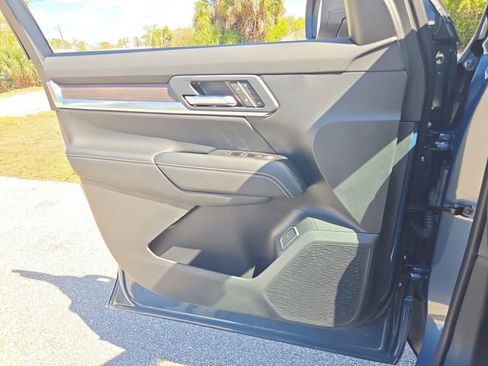 New 2026 GMC Terrain Denali w/ LPO, Black Badging Package image 20