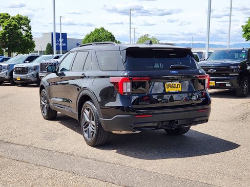 Used 2025 Ford Explorer ST-Line w/ ST-Line Street Pack AWD/4WD image 3