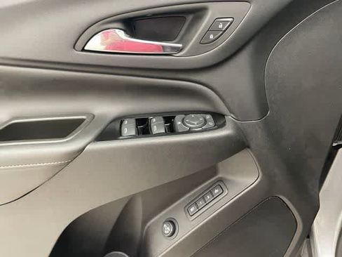 Used 2023 Chevrolet Equinox Premier AWD/4WD image 12