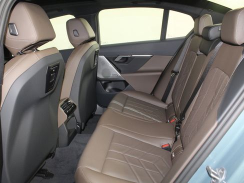 Used 2026 BMW i5 eDrive40 image 26