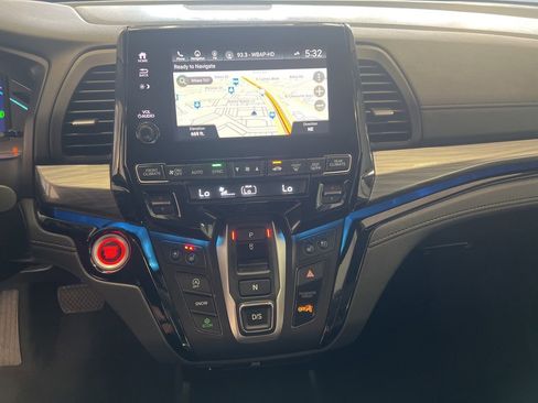 Used 2022 Honda Odyssey Elite image 11