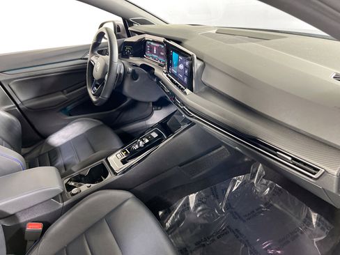 Used 2024 Volkswagen Golf R image 29