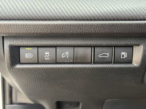 Used 2025 Toyota Camry SE w/ Convenience Package image 24