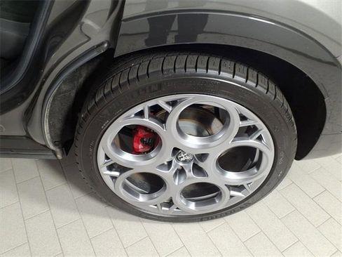 Used 2024 Alfa Romeo Tonale Veloce w/ Active Assist Package image 17