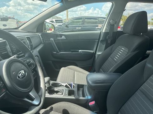 Used 2017 Kia Sportage LX w/ LX Popular Package image 10