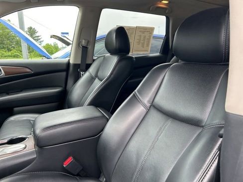 Used 2020 Nissan Pathfinder Platinum FWD image 40