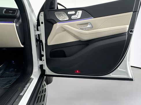 New 2026 Mercedes-Benz GLS 580 4MATIC image 24