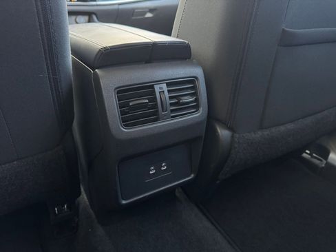 Used 2025 Nissan Rogue SV image 24