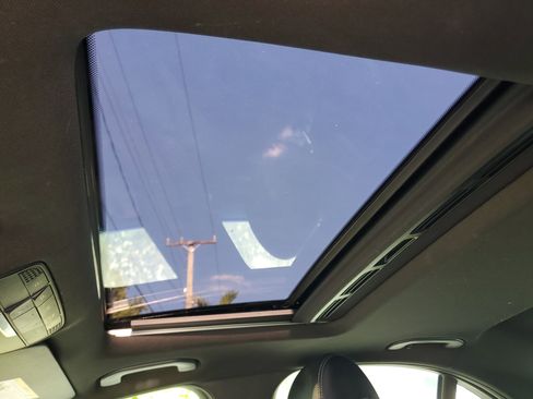 Used 2018 Mercedes-Benz C 300 Sedan image 18