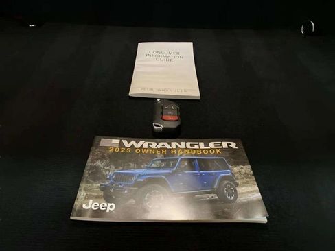 Used 2025 Jeep Wrangler Unlimited Sahara w/ Safety Group image 82