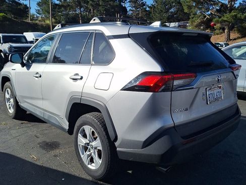 Used 2021 Toyota RAV4 XLE image 4