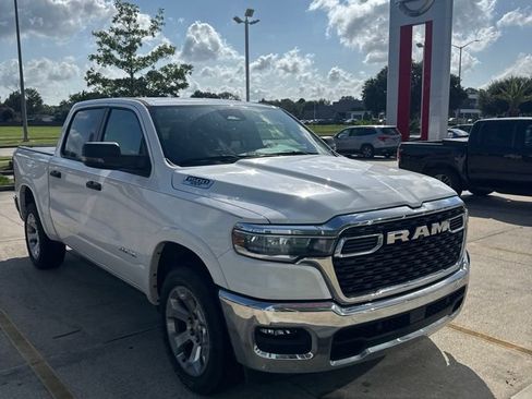 Used 2025 RAM 1500 Big Horn AWD/4WD image 3