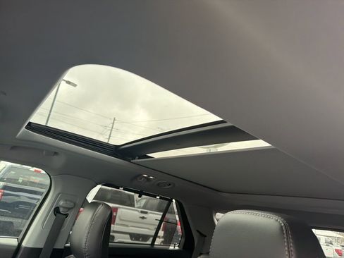 Used 2023 Ford Explorer Limited w/ Class IV Trailer Tow Package image 24