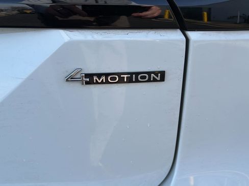 Used 2025 Volkswagen Atlas Peak Edition SE image 13