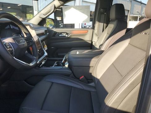 New 2025 GMC Yukon XL Denali image 19