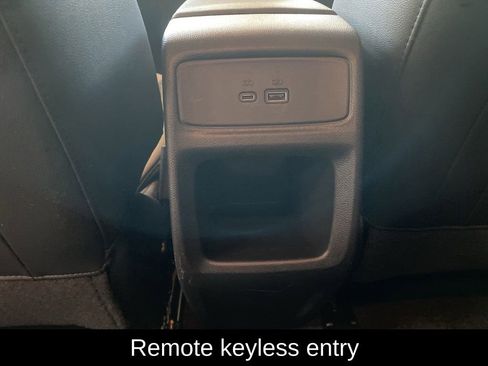 Used 2025 Chevrolet Trax LT w/ LT Convenience Package FWD image 12
