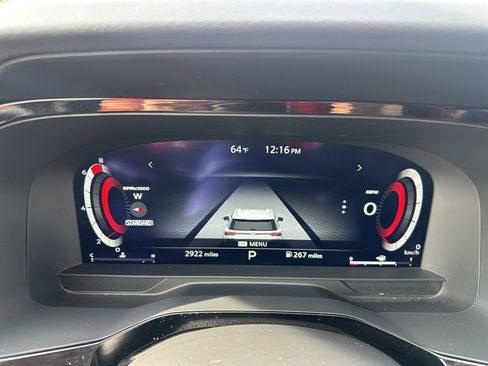 Used 2024 Nissan Pathfinder Platinum image 13