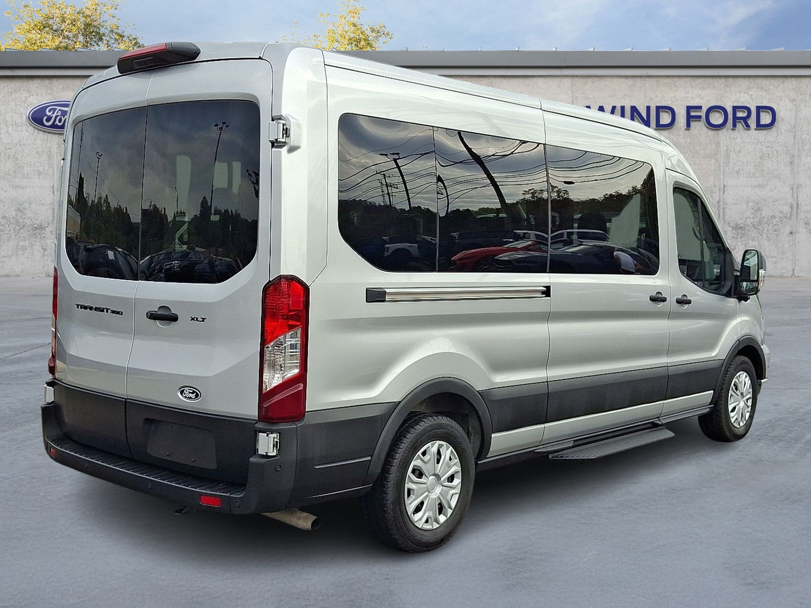 Used 2026 Ford Transit 350 XLT RWD image 6