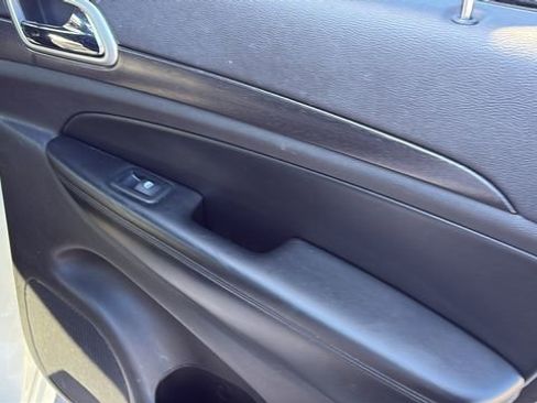 Used 2018 Jeep Grand Cherokee Altitude image 30