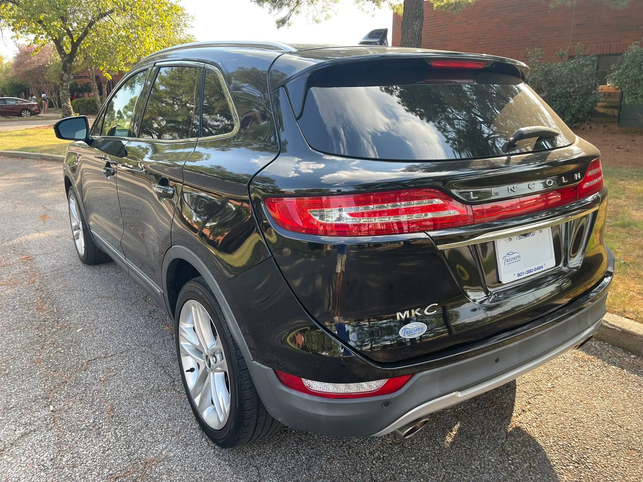 Used 2019 Lincoln MKC Reserve w/ MKC Climate Package AWD/4WD image 3
