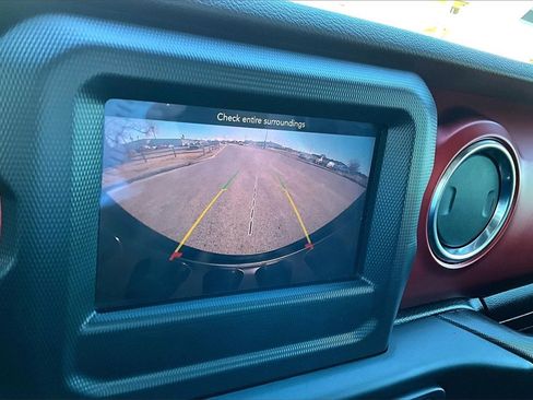 Used 2021 Jeep Wrangler Unlimited Rubicon w/ Cold Weather Group image 19