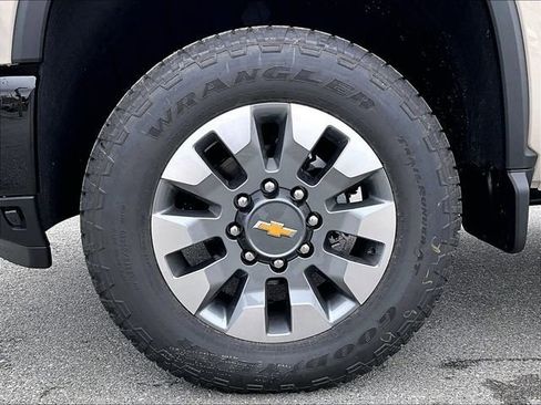 New 2026 Chevrolet Silverado 2500 Custom w/ Custom Value Package image 7