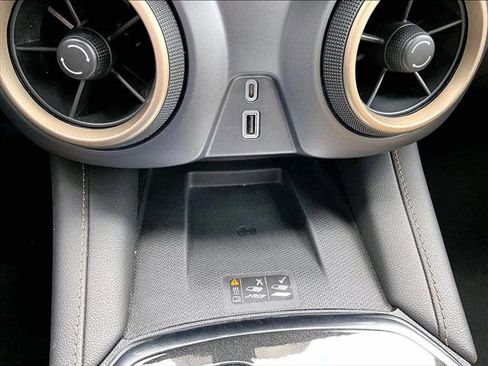 Used 2023 Chevrolet Blazer Premier image 26