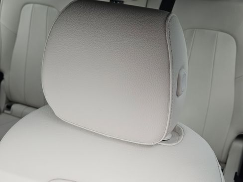 Used 2025 Mercedes-Benz GLB 250 image 17