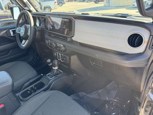 Certified 2025 Jeep Wrangler Unlimited Sahara w/ Safety Group image 8