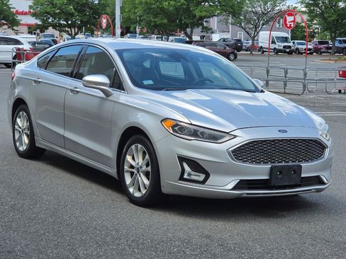 Used 2019 Ford Fusion Energi Titanium FWD image 3