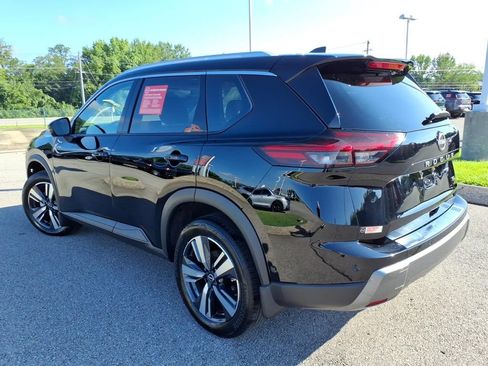 Used 2025 Nissan Rogue SL FWD image 17