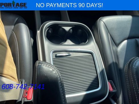 Used 2023 Chrysler Pacifica Touring-L FWD image 24