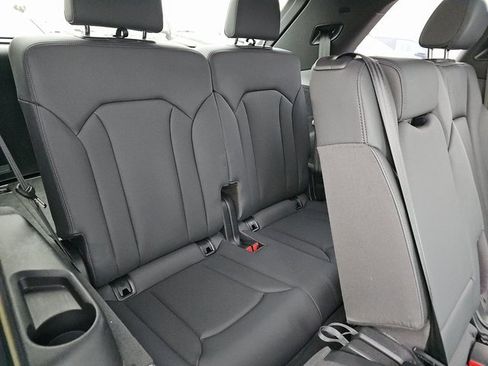 Used 2021 Audi Q7 3.0T Prestige image 9