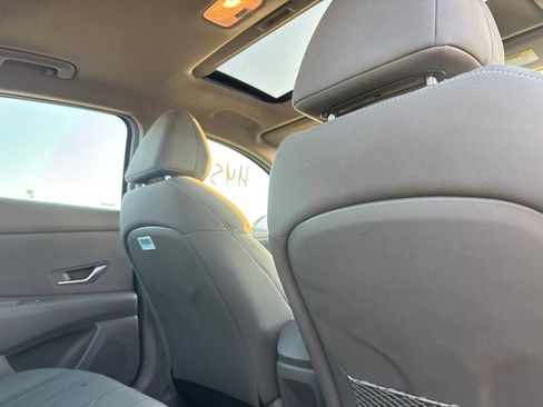 Used 2025 Hyundai Elantra SEL FWD image 27