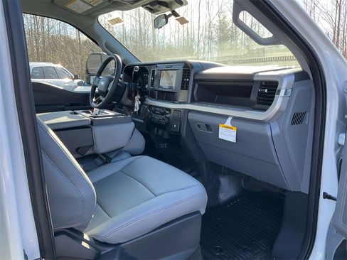 New 2026 Ford F250 XL w/ FX4 Off-Road Package image 11
