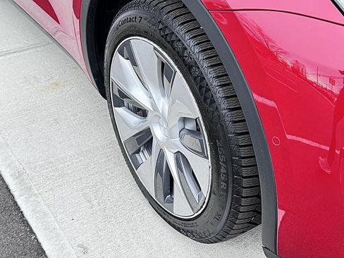 Used 2022 Tesla Model Y Long Range image 19