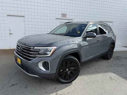 New 2026 Volkswagen Atlas SE image 1