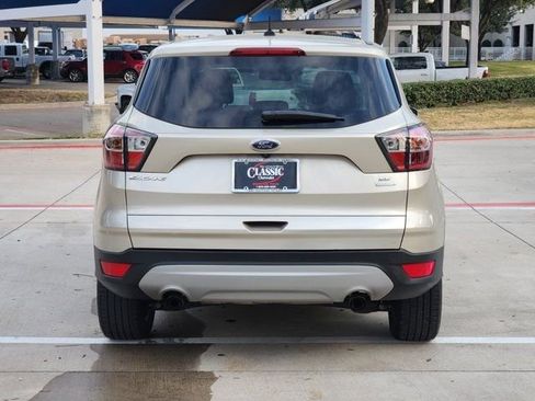 Used 2017 Ford Escape SE image 13