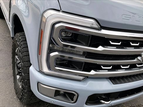Used 2024 Ford F250 Platinum w/ Tremor Off-Road Package AWD/4WD image 32