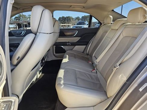 Used 2019 Lincoln Continental Reserve image 17