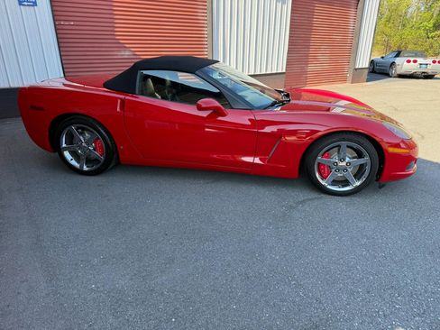 Used 2006 Chevrolet Corvette Convertible w/ Preferred Equipment Group image 9